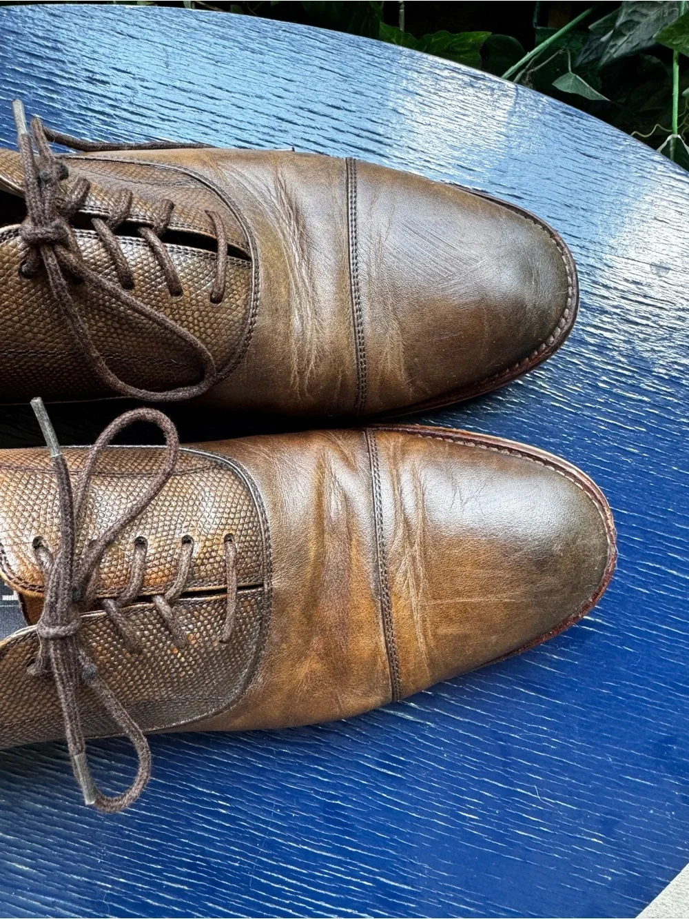 Warfield & Grand Brown Logan Leather Dress Oxfords Cap toe and textured design